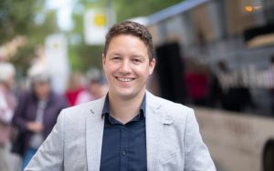 Christoph Lung spricht beim Stammtisch über den Neubau des Kreisklinikums